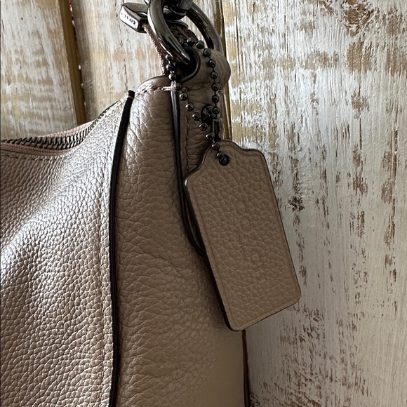 Coach Chelsea 32 Hobo Pebbled Leather Crossbody Bag Purse Dk/Stone - Picture 4 of 10